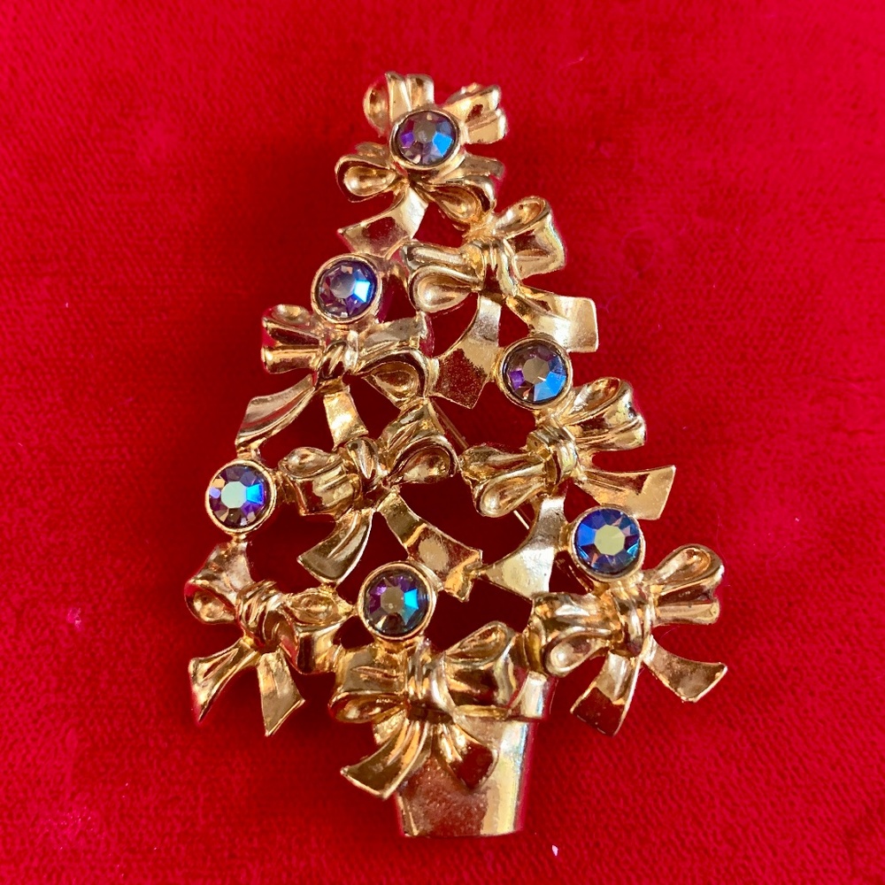 Vintage Avon Gold Tone Aurora Borealis Christmas Tree Pin - Rhinestone Christmas